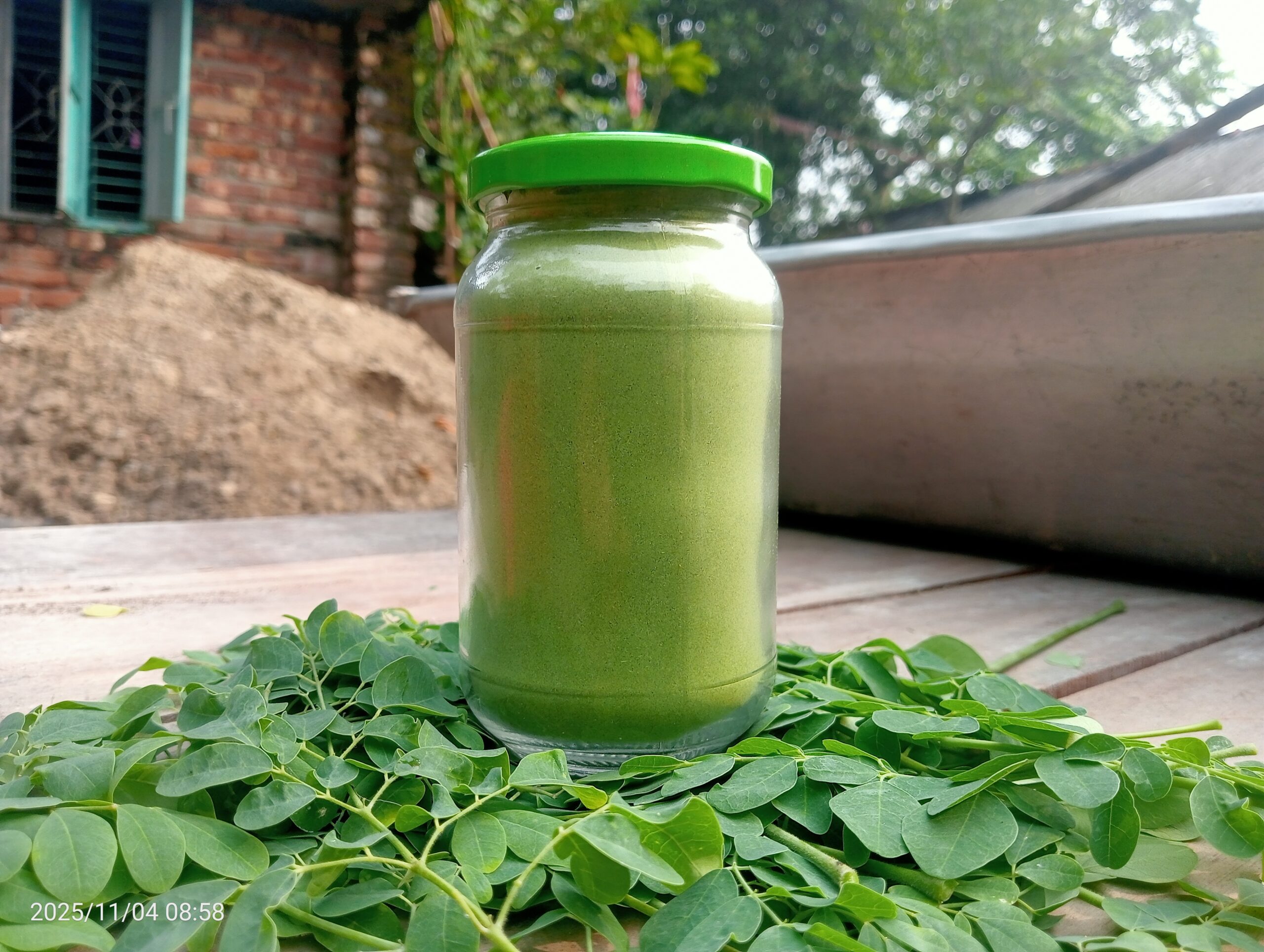 মরিঙ্গা/সজিনা-পাতা-গুড়া